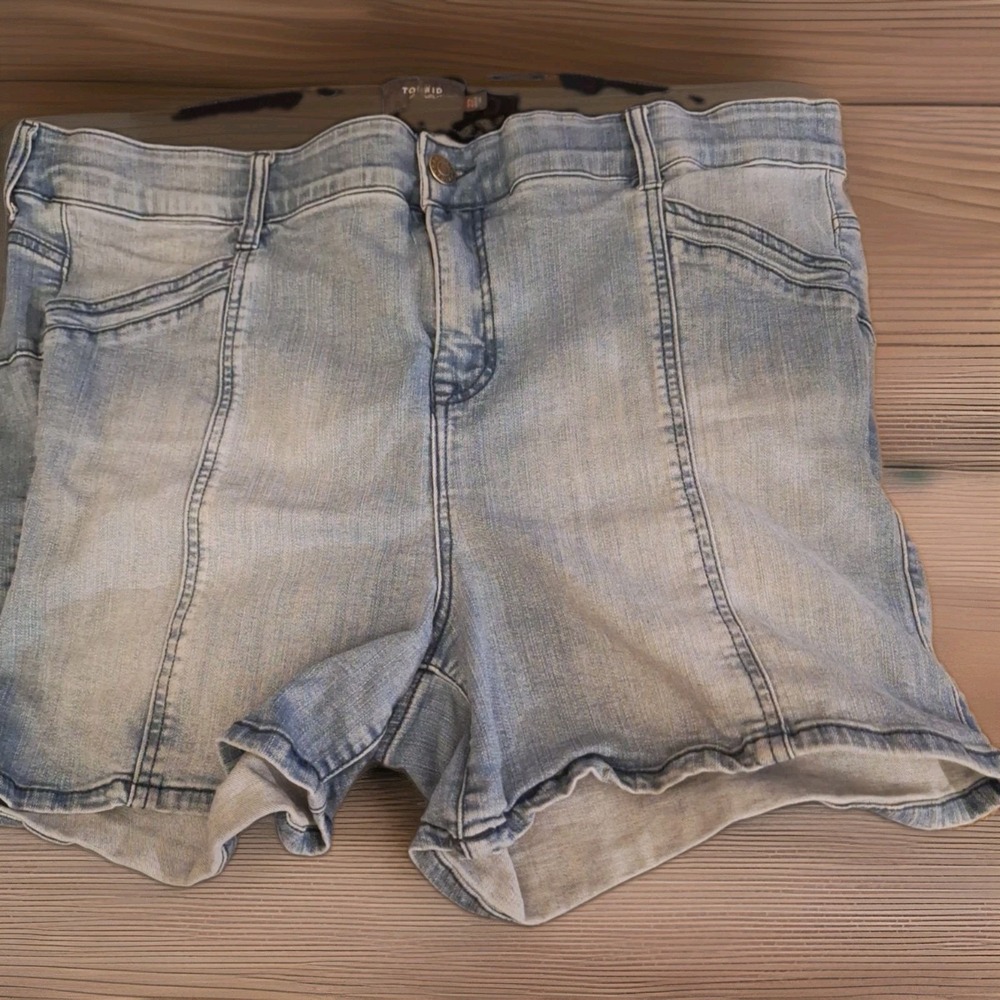 Womens Sz 22 Torrid Denim Acid Wash Blue High Rise Stretch Shorts 3"Inseam 129